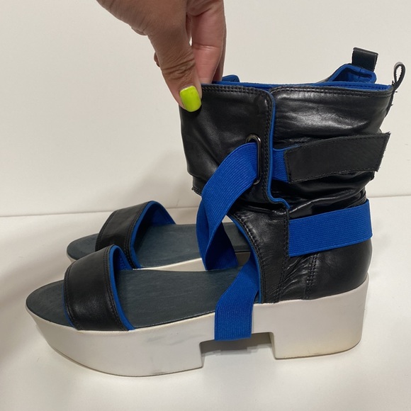 Fessura Platform Leather Sandals - Picture 3 of 16